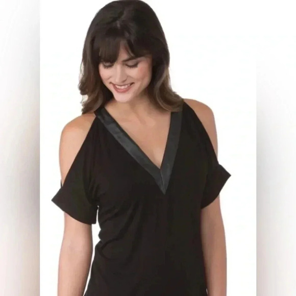 🖤 Michael Kors faux leather V-neck cold shoulder blouse in S - GUC - Picture 5 of 7